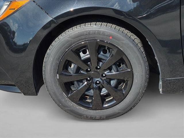 Used 2021 Toyota Corolla LE FWD image 21