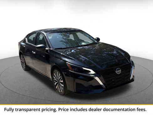 Used 2025 Nissan Altima 2.5 SV FWD image 1