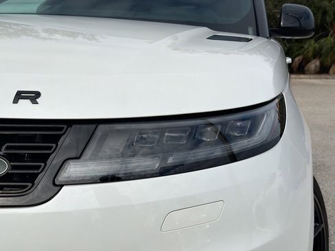Used 2024 Land Rover Range Rover Sport Dynamic SE image 9