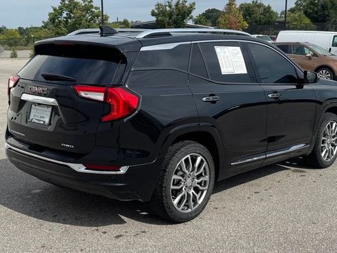 Used 2022 GMC Terrain Denali w/ Denali Premium Package AWD/4WD image 3