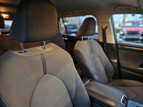 Used 2021 Toyota Highlander LE image 26