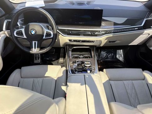 Used 2025 BMW X7 M60i AWD/4WD image 18