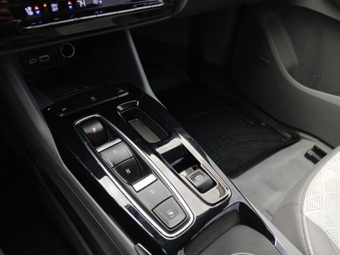 Used 2022 Chevrolet Bolt EUV Premier w/ Launch Edition image 20