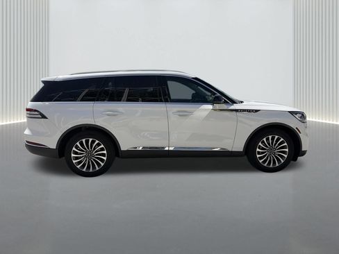 Used 2023 Lincoln Aviator 2WD w/ Premium Package image 1