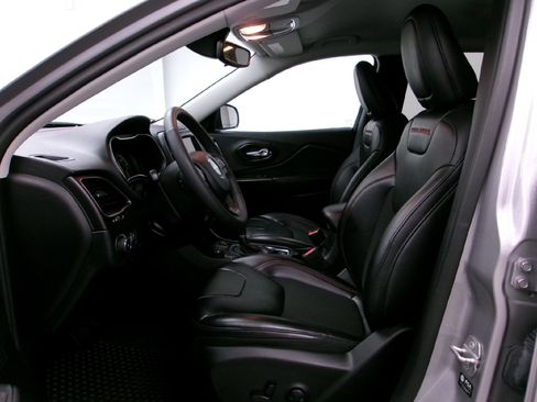 Used 2022 Jeep Cherokee Trailhawk w/ Trailer Tow Group image 8