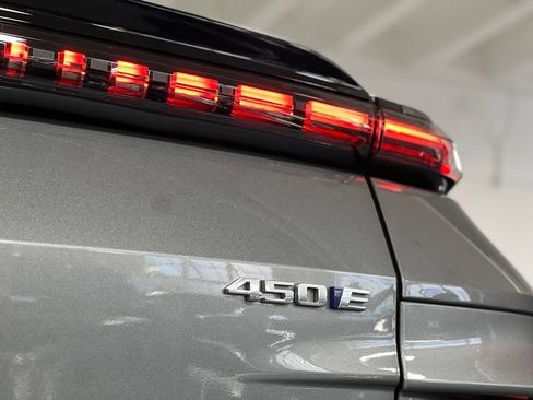 Used 2024 Cadillac Lyriq Luxury RWD image 12