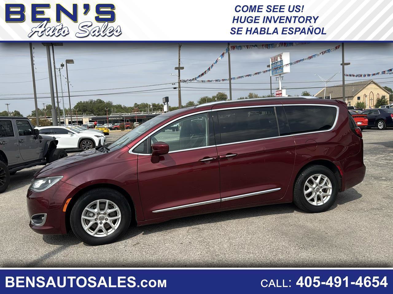 Used 2020 Chrysler Pacifica Touring-L FWD image 1