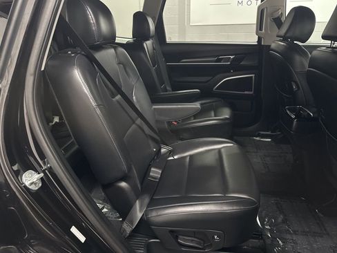Used 2022 Kia Telluride S image 21