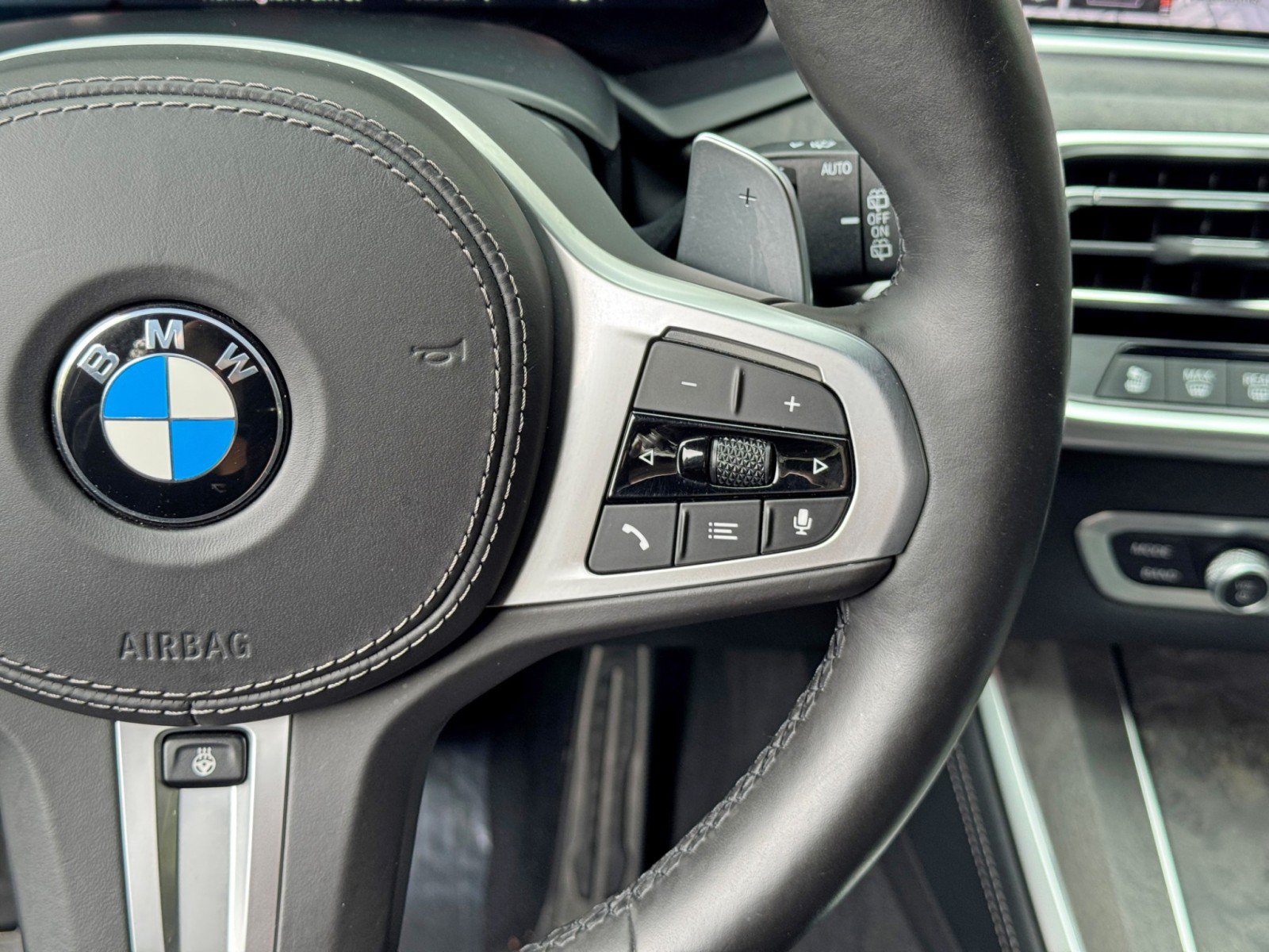 Used 2020 BMW X5 M50i AWD/4WD image 25