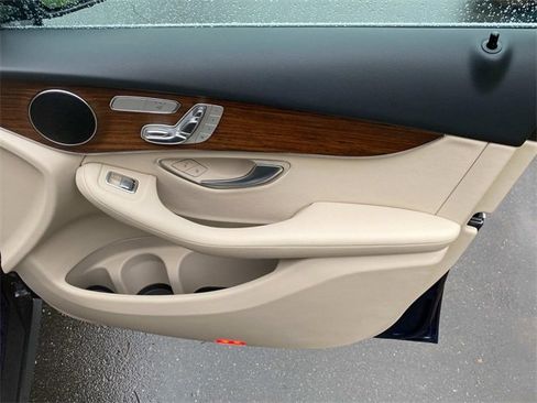 Used 2022 Mercedes-Benz GLC 300 4MATIC image 39