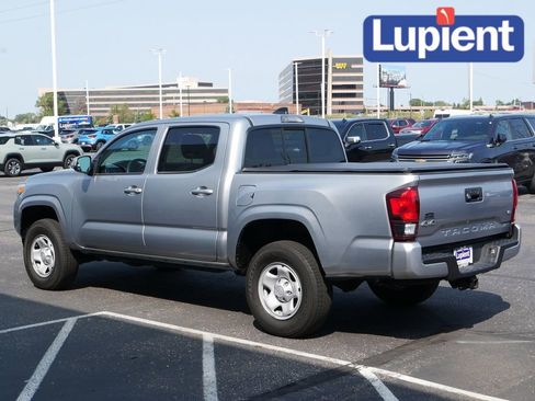 Used 2023 Toyota Tacoma SR image 8