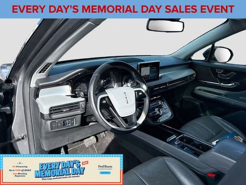 Used 2022 Lincoln Corsair AWD w/ Premium Package image 9