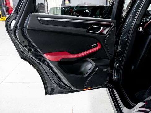 Used 2021 Porsche Macan GTS image 33