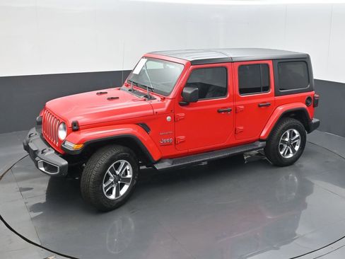 Used 2018 Jeep Wrangler Unlimited Sahara AWD/4WD image 40
