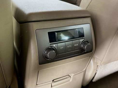 Used 2010 Toyota Highlander Limited image 27