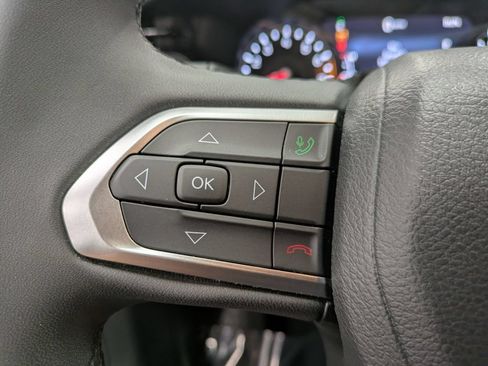 Used 2023 Jeep Compass Latitude AWD/4WD image 17