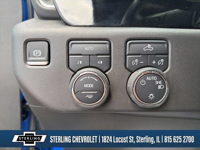 Used 2025 Chevrolet Silverado 1500 LT AWD/4WD image 16