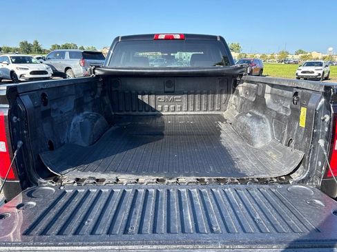 Used 2018 GMC Sierra 1500 SLE w/ SLE Value Package AWD/4WD image 10