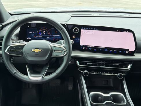 Used 2024 Chevrolet Traverse LS FWD image 28