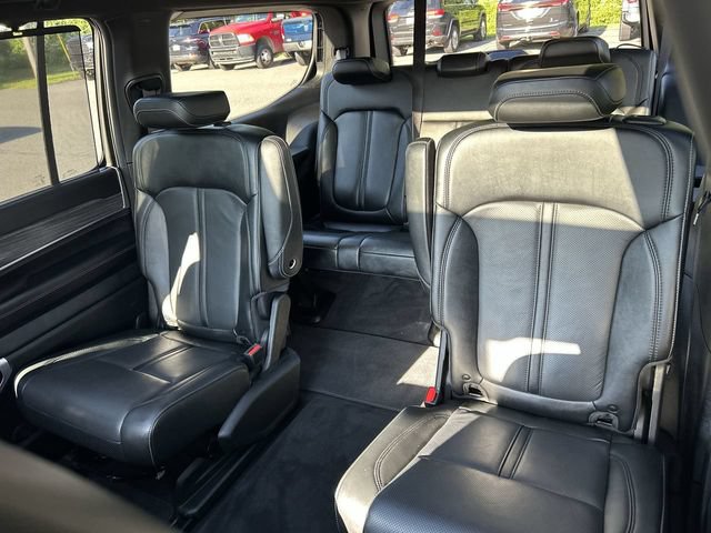 Used 2023 Jeep Wagoneer Series III w/ Premium Group I AWD/4WD image 23