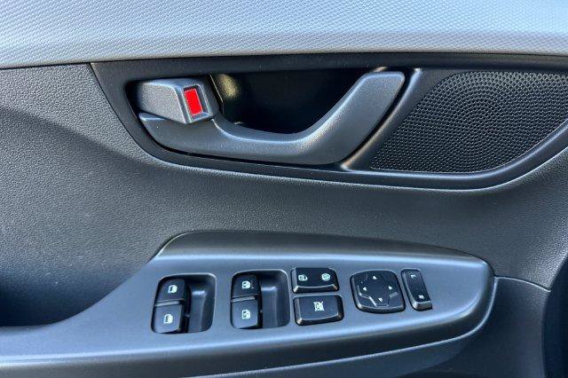 Used 2019 Hyundai Kona SEL w/ SEL Tech Package 02 AWD/4WD image 11
