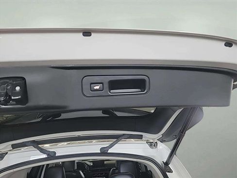 Used 2024 Honda Pilot Touring image 28