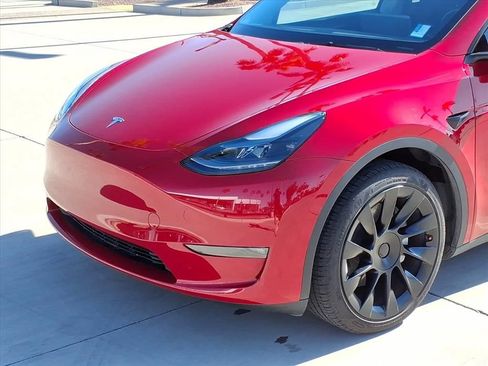 Used 2023 Tesla Model Y Long Range image 8