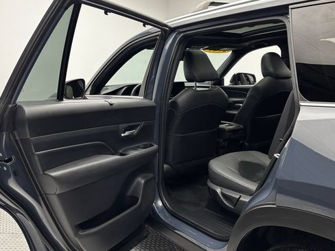 Used 2024 Toyota Grand Highlander AWD Hybrid image 41