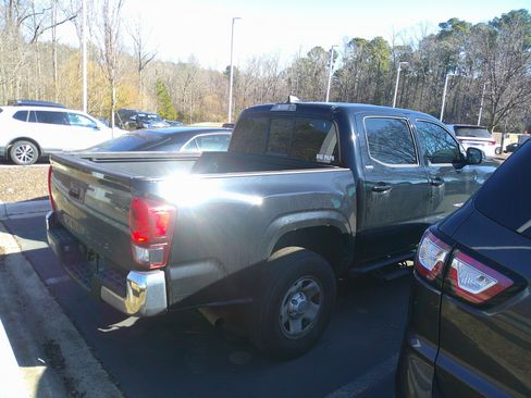 Used 2022 Toyota Tacoma SR5 image 6