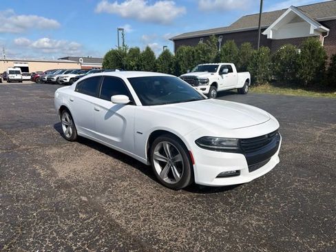 Used 2018 Dodge Charger R/T RWD image 2
