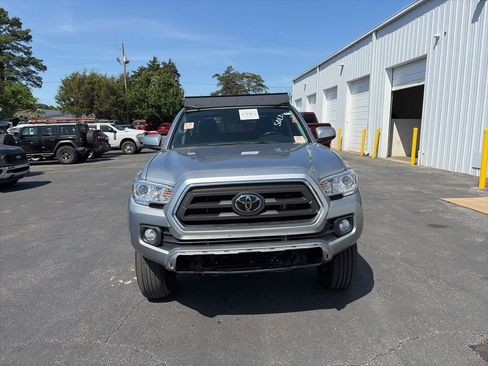 Used 2023 Toyota Tacoma SR5 w/ Technology Package image 2