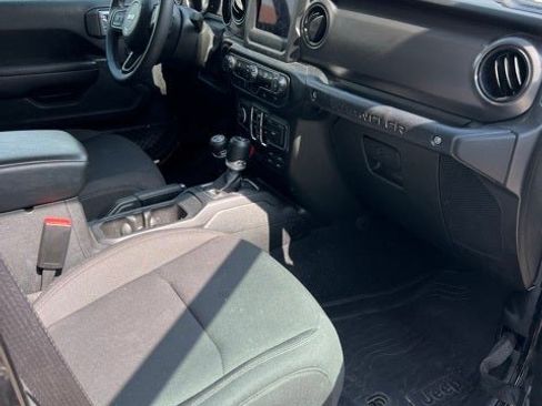 Used 2023 Jeep Wrangler Unlimited image 16