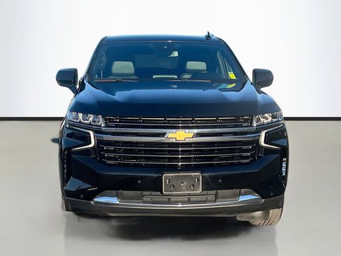 Used 2024 Chevrolet Suburban LT image 2