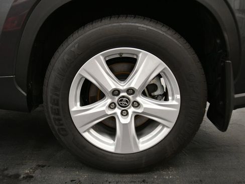 Certified 2024 Toyota Highlander LE image 33