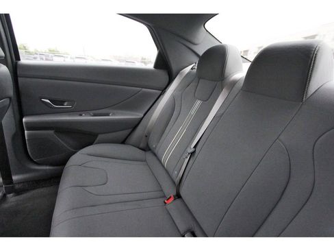 Certified 2025 Hyundai Elantra Sport image 12