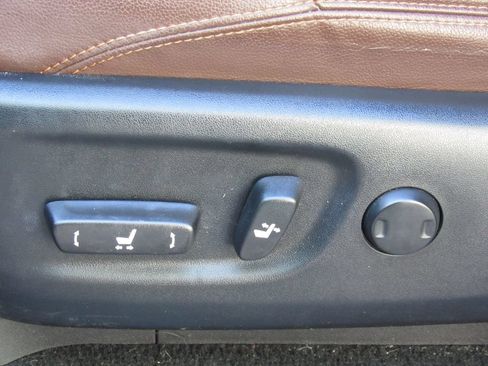 Used 2021 Toyota 4Runner Limited AWD/4WD image 13