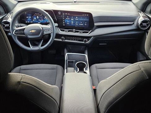 Used 2025 Chevrolet Equinox LT w/ Safety and Technology Package image 16