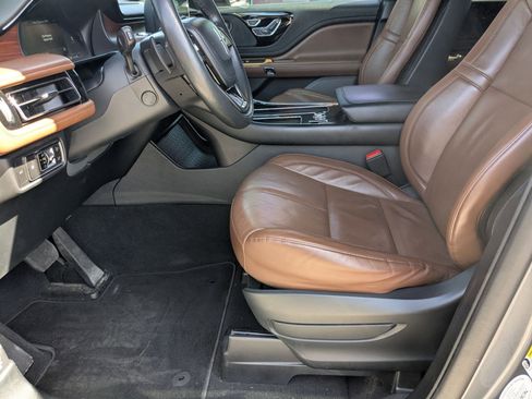 Used 2021 Lincoln Aviator Reserve w/ Elements Package Plus image 9