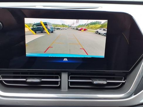 Used 2025 Chevrolet Trax ACTIV FWD image 21