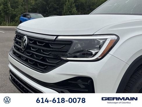 New 2026 Volkswagen Atlas Cross Sport SEL R-Line AWD/4WD image 13