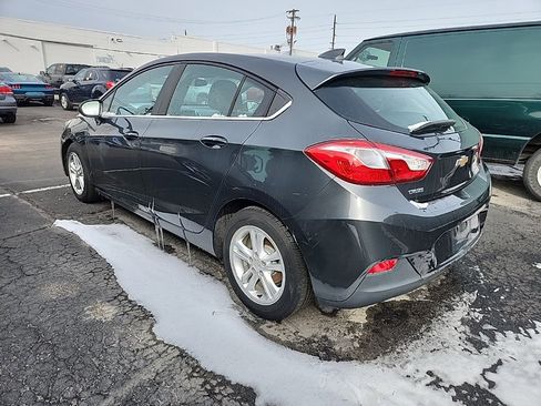 Used 2017 Chevrolet Cruze LT w/ Sun And Sound Package image 4