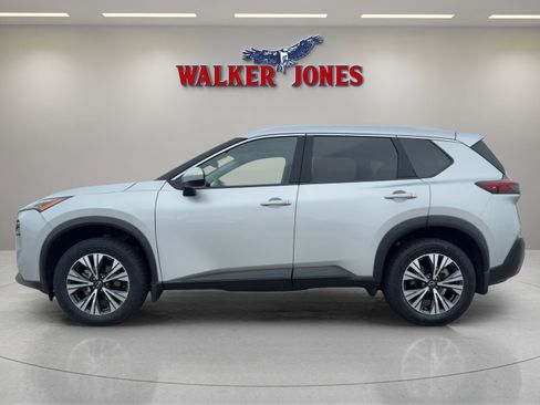 Used 2023 Nissan Rogue SV w/ SV Premium B Package image 6
