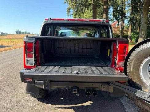 Used 2005 HUMMER H2 SUT w/ Preferred Equipment Group AWD/4WD image 30