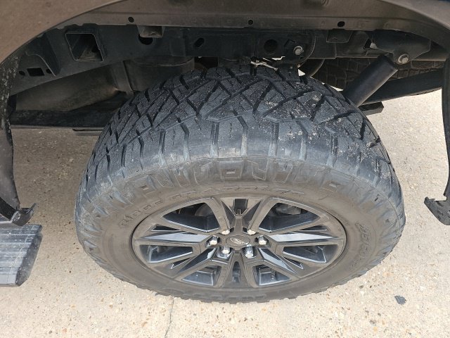 Used 2025 Ford F150 Platinum w/ Equipment Group 702A High AWD/4WD image 3