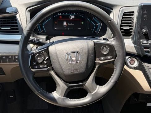 Used 2023 Honda Odyssey Touring image 38