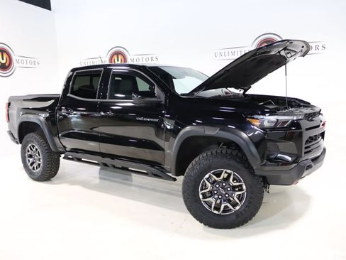 Used 2026 Chevrolet Colorado ZR2 w/ Technology Package AWD/4WD image 37