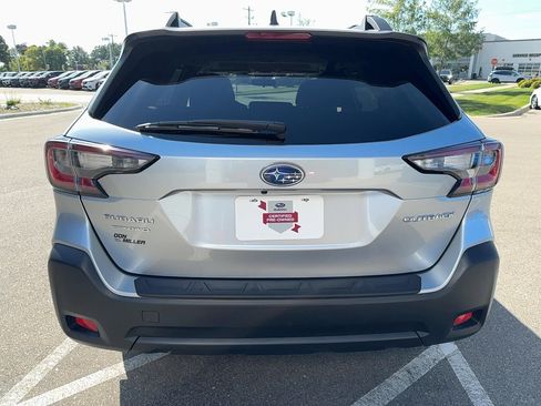 Certified 2025 Subaru Outback Premium image 6