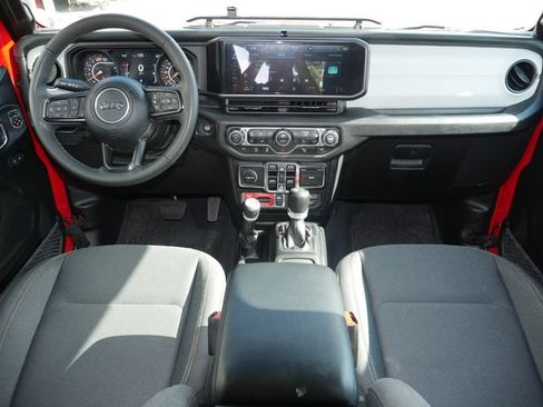 Used 2025 Jeep Wrangler Unlimited Sport AWD/4WD image 6