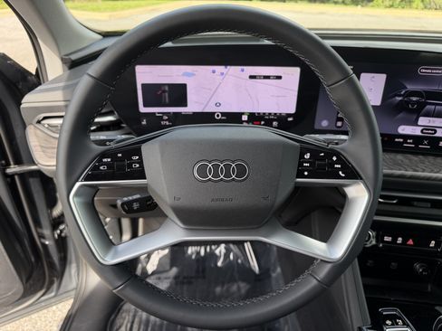 Used 2026 Audi Q5 Premium Plus AWD/4WD image 32