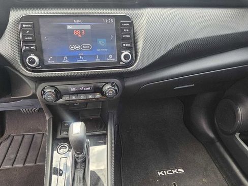 Used 2022 Nissan Kicks SV FWD image 11